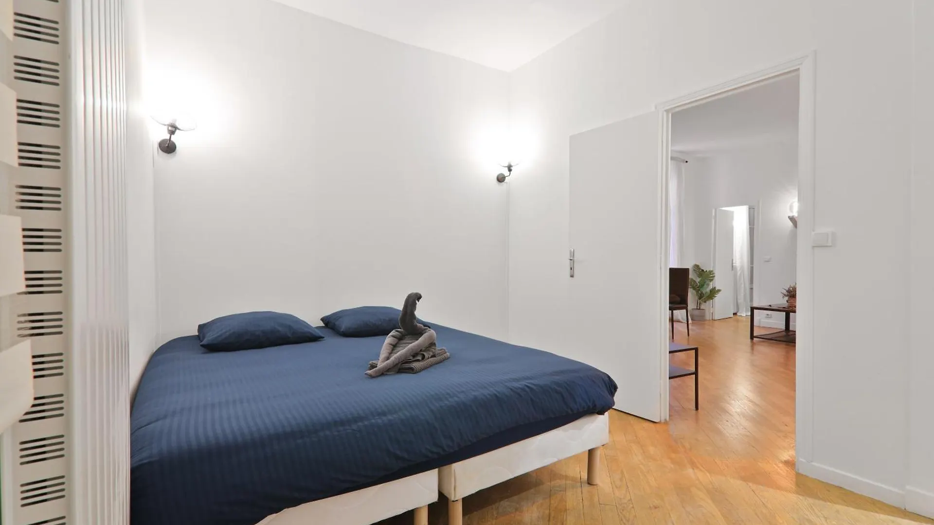 Apartment 2 Bedroom Appartement Quartier Champs Elysees 3 Free Netflix Paris