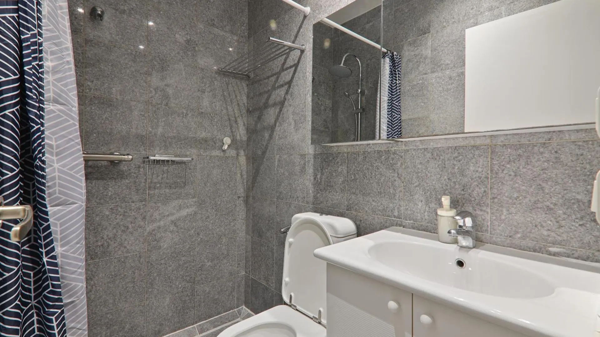 아파트 2 Bedroom Appartement Quartier Champs Elysees 3 Free Netflix 파리